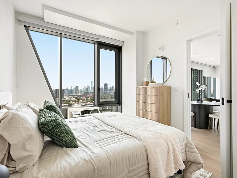 628 Summit Ave #1 — Photo 13