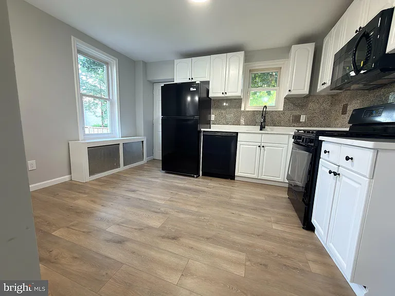 648 Edgewood Ave — Photo 5