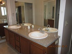 5th image of 1611 NE 113th St APT 422