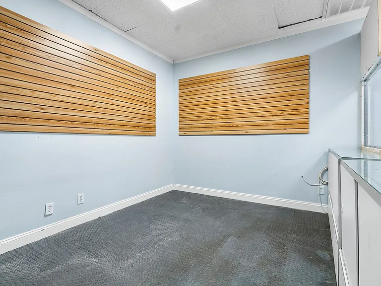 Forest Park Apartments — Photo 40