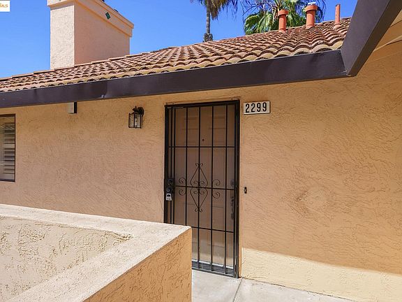 3rd image of 2299 Renwick Ln