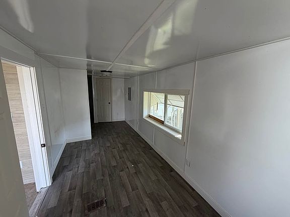 4th image of 2825 SE 14th St #27