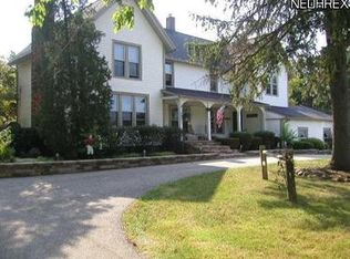 18655 Snyder Rd, Chagrin Falls, OH 44023