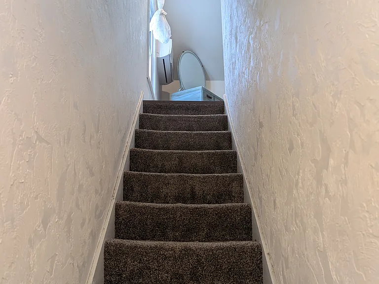 steps from 2nd floor to 3rd floor