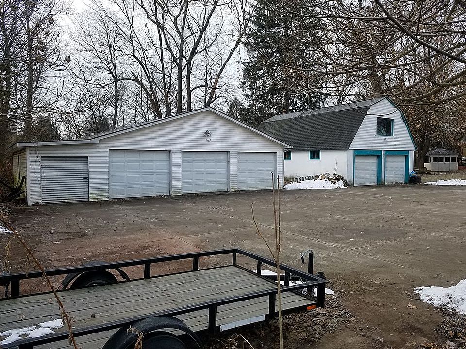 2nd image of 41300 Schoenherr Rd