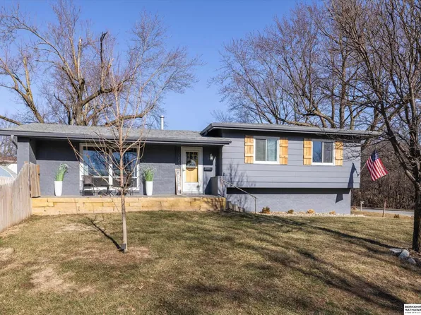 9604 Ruggles St, Omaha, NE 68134