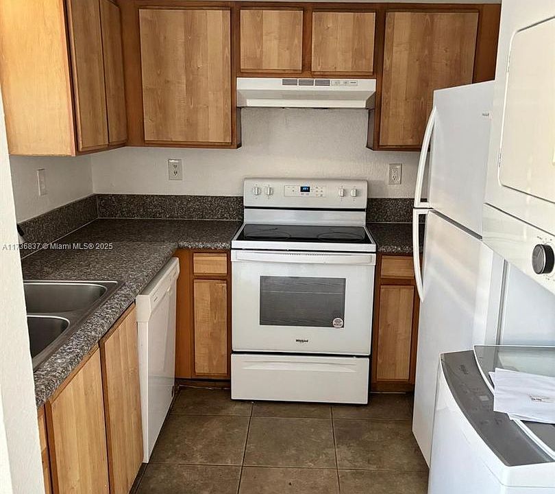 1st image of 2062 NE 167th St #3-112