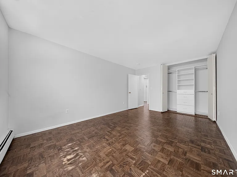 140 Grove St #2H — Photo 9