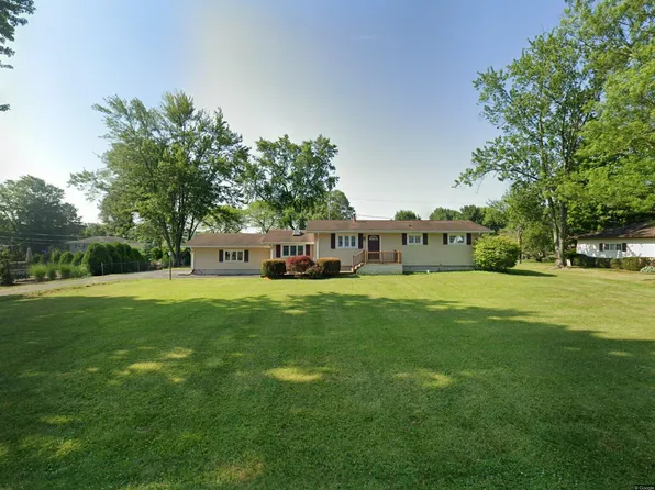 35 Lelar St, Tiffin, OH 44883