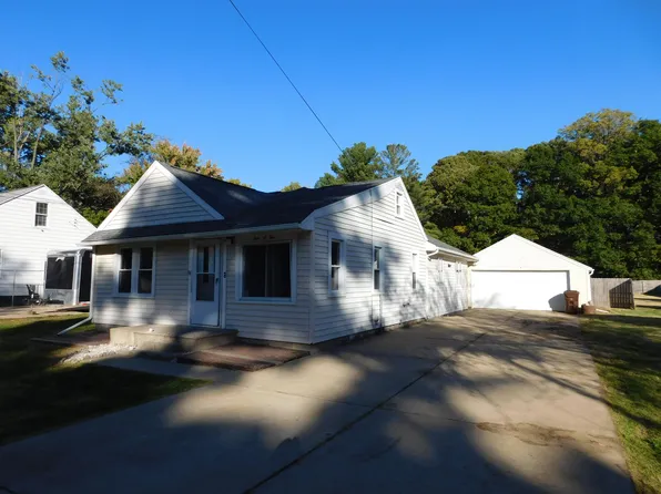 405 Stoner Rd, Lansing, MI 48917