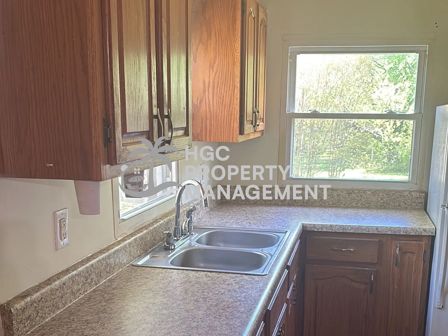 704A Irving - - — Photo 3