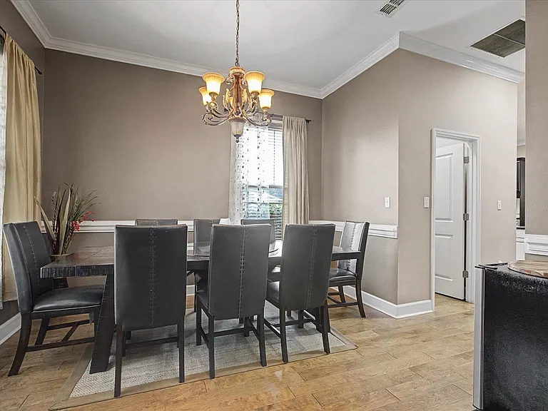 3078 Dickinson Dr — Photo 35