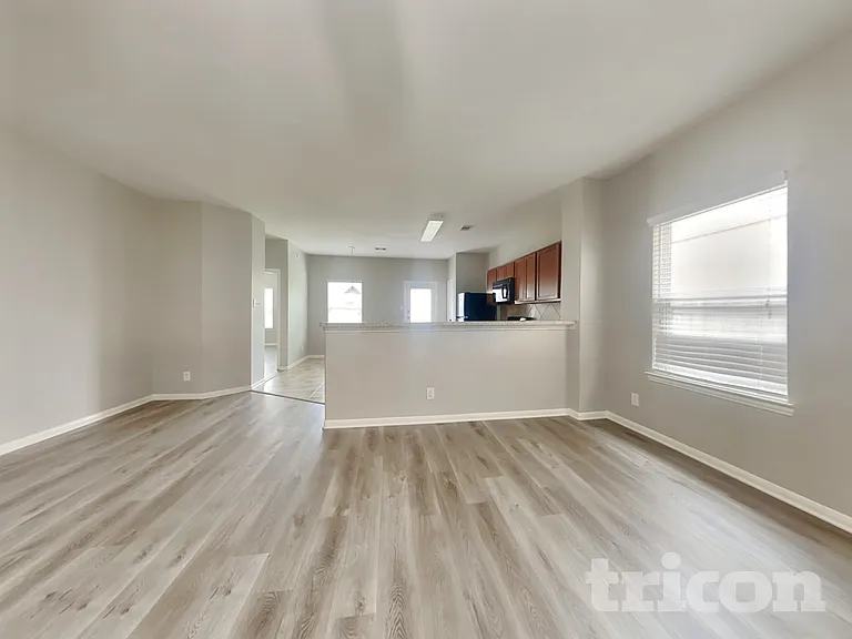 6103 Coleus St — Photo 3