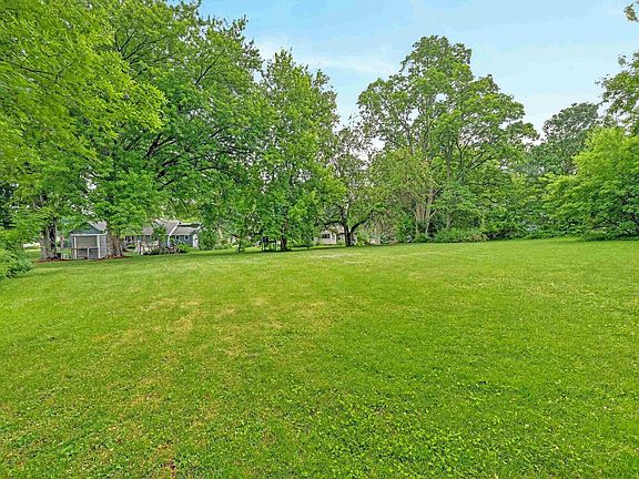 4th image of 5205 MIDMOOR Road
