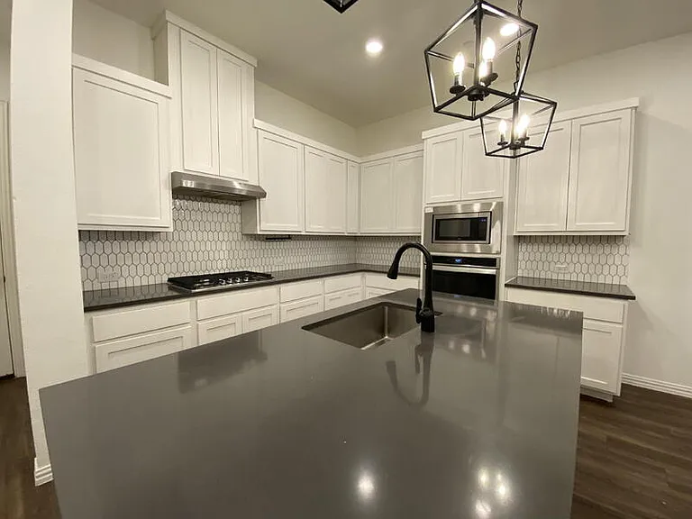 3306 Colorado Ln — Photo 6