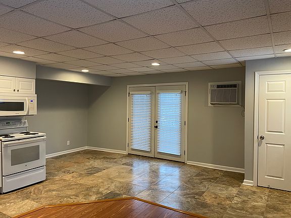 2nd image of 10177 Cedar Ln APT 4
