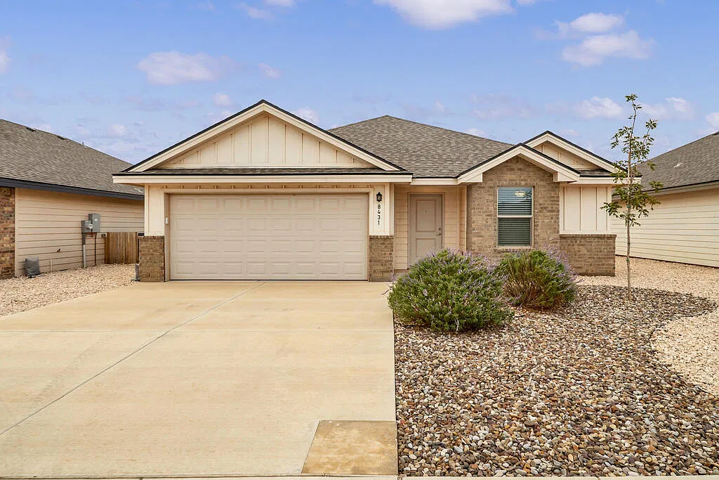 3 bed, 2.0 bath, 1500 sqft, $2,475 — Photo 1