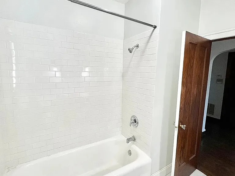 1632 N California Ave #2 — Photo 8