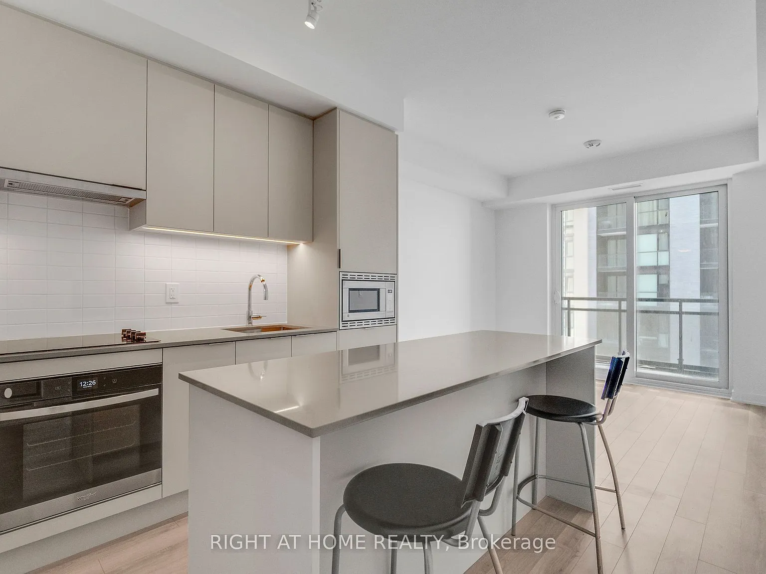 2 bed, $2,300 — Photo 1