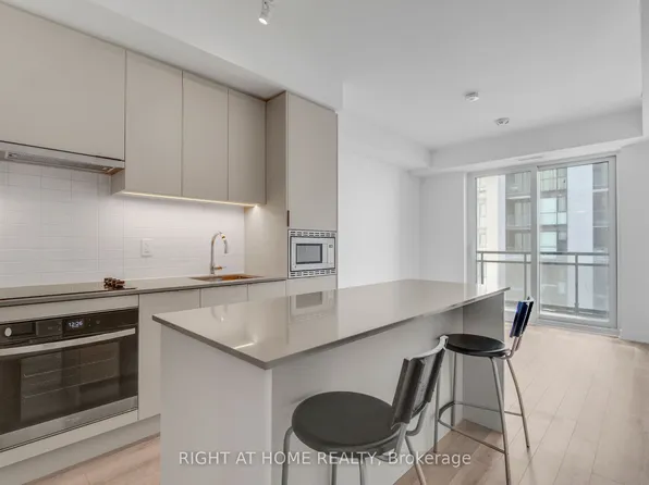 3071 Trafalgar Rd, Oakville, ON