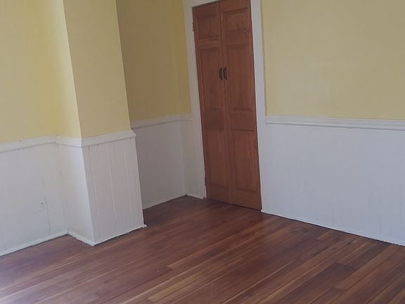 4th image of 184 Charles Ave