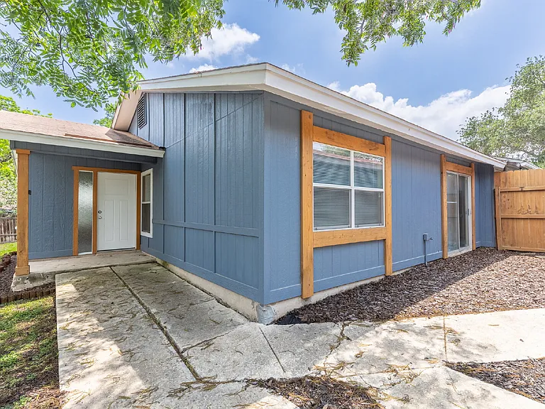 1366 Bayou Dr — Photo 5