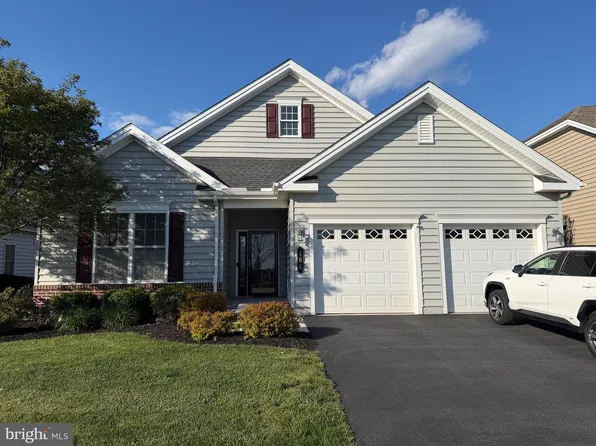 468 Resolution Dr, Lititz, PA 17543
