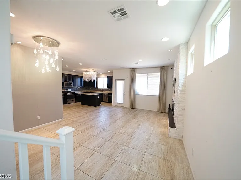 880 Cool Aquamarine St — Photo 5