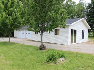 2945 18th St, Charleston, IL 61920