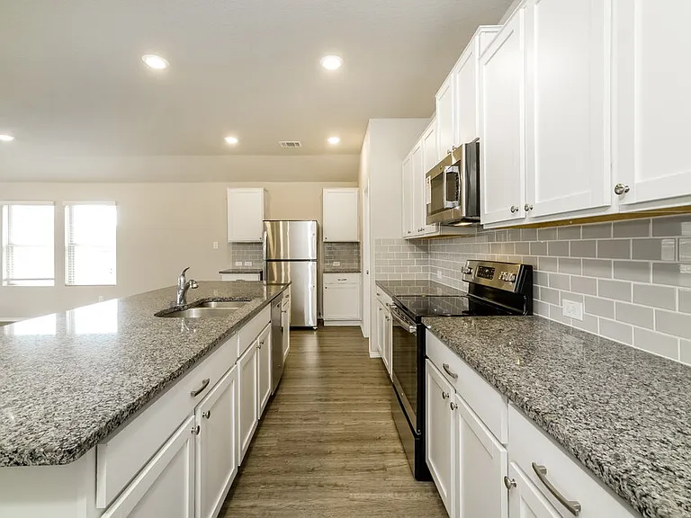 2923 Daisy Mdw — Photo 8