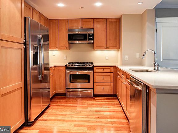 2nd image of 5 Park Pl APT 203