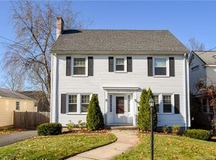 11 Ballard Dr, West Hartford, CT 06119