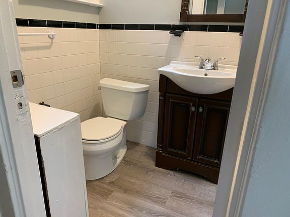 3rd image of 3912 214th Pl APT 2