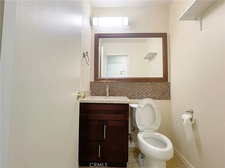 21648 Laurelrim Dr #D — Photo 7