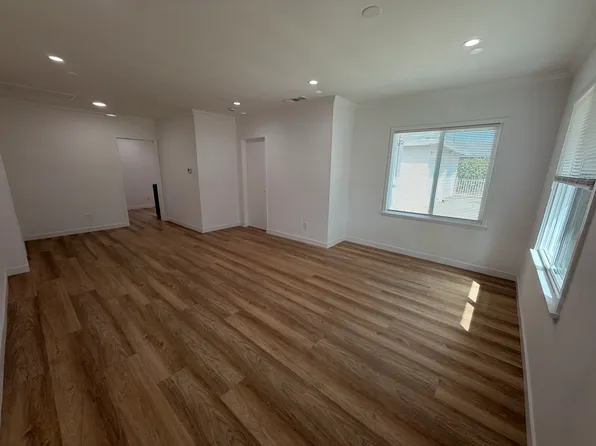 11233 Victory Blvd #11235, North Hollywood, CA 91606