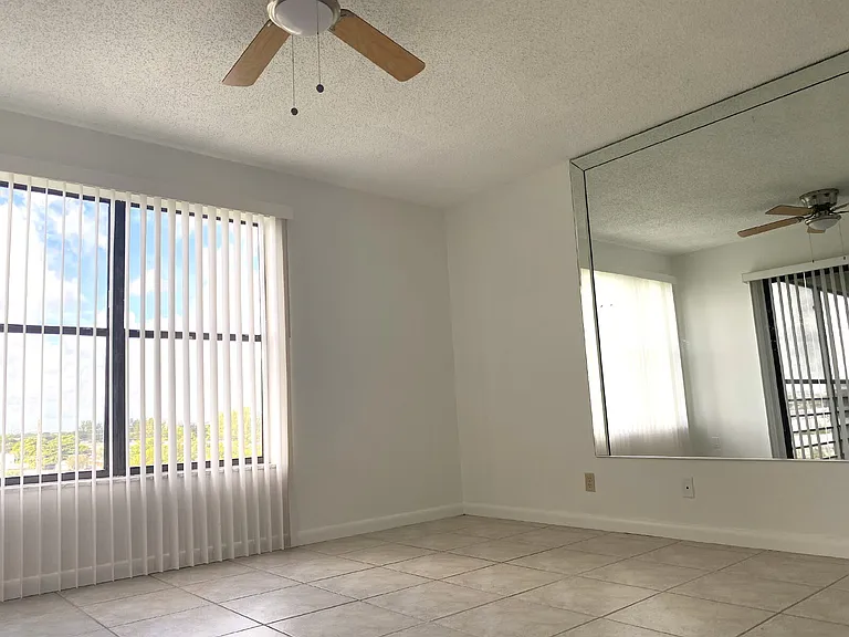 2322 S Cypress Bend Dr #711 — Photo 19
