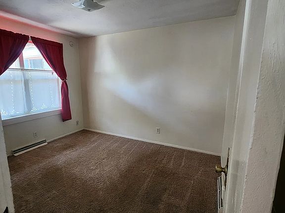5th image of 727 Woodford St #1/2