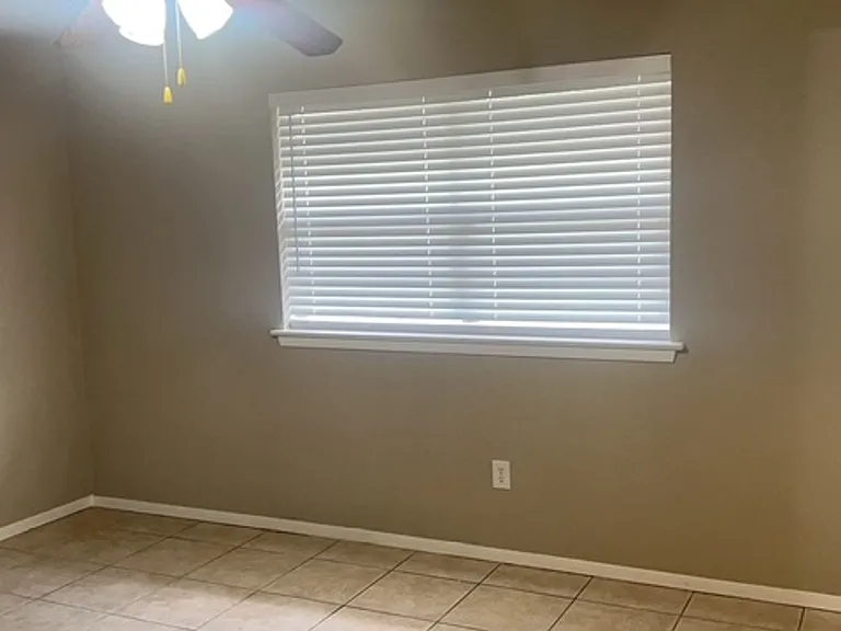 5809 Lance Ct — Photo 17