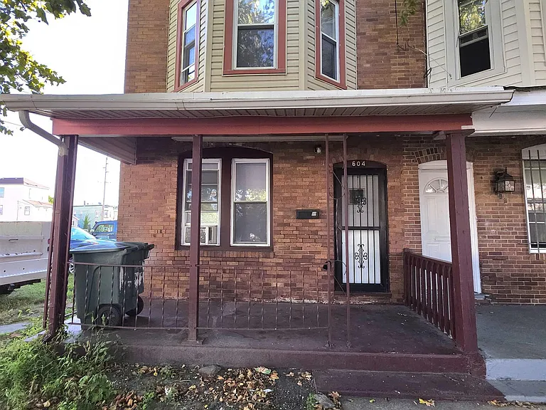 604 N Indiana Ave — Photo 1