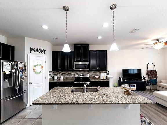 3rd image of 2749 PLEASANT CYPRESS CIRCLE