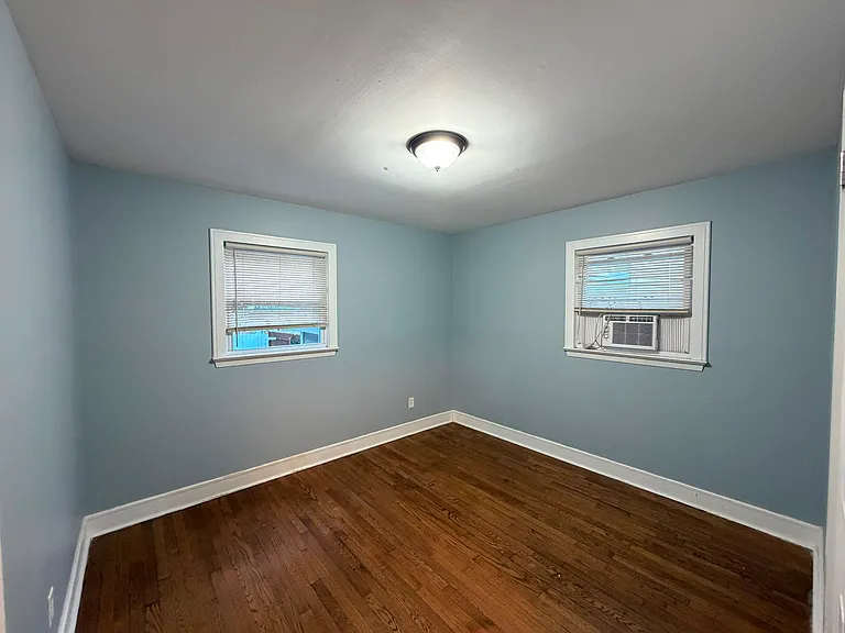 521 Burnham Rd — Photo 6
