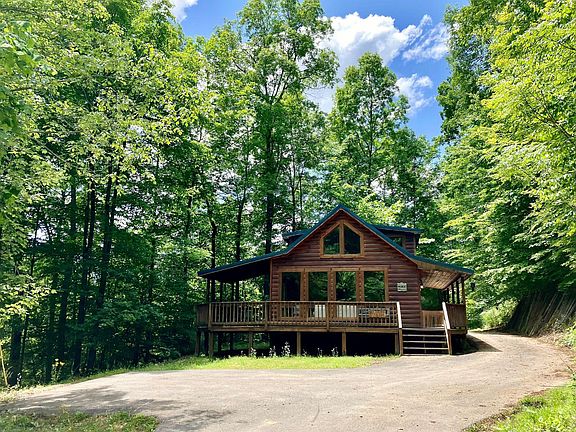 2nd image of 107 Getaways Rd