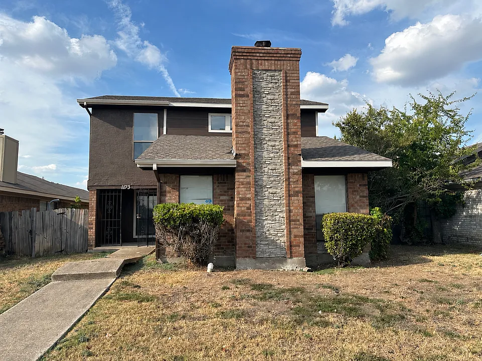 1123 Hemlock Dr