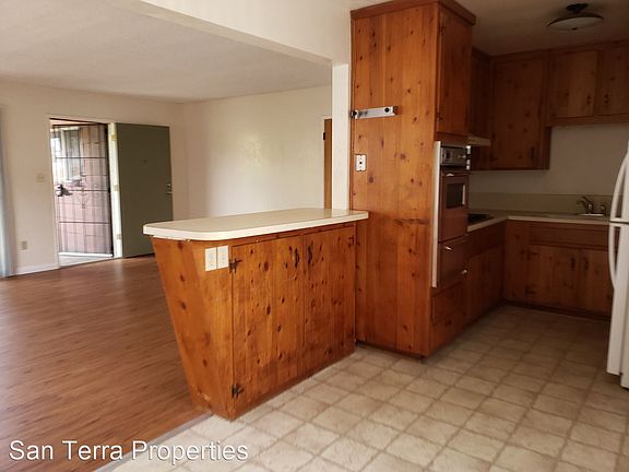 3rd image of 4670 Oregon St APT 3