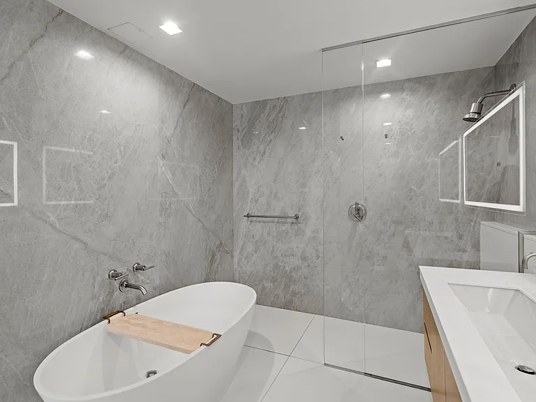 320 Adolphus Ave #404 — Photo 10