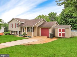 104 Overview Cir E, Red Lion, PA 17356