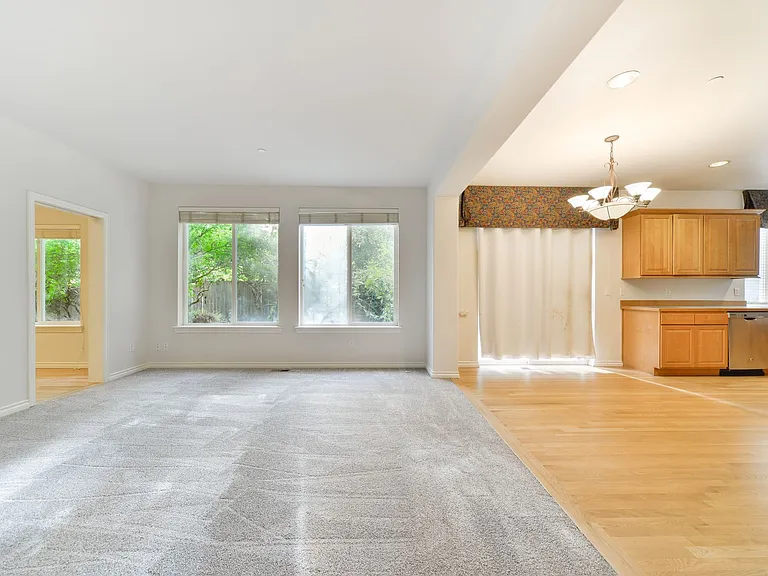 8428 NE 147th Pl — Photo 31