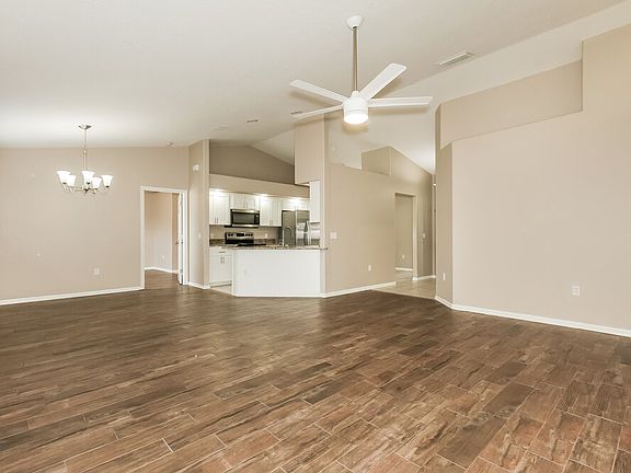 3rd image of 7742 Ashford Dr