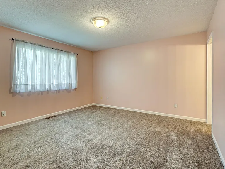 1300 Carriage Dr #A — Photo 32