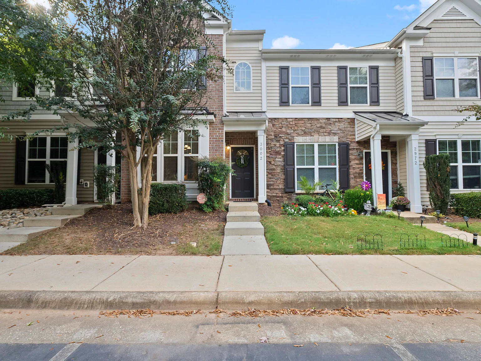3 bed, 3.5 bath, 1863 sqft, $2,450 — Photo 1